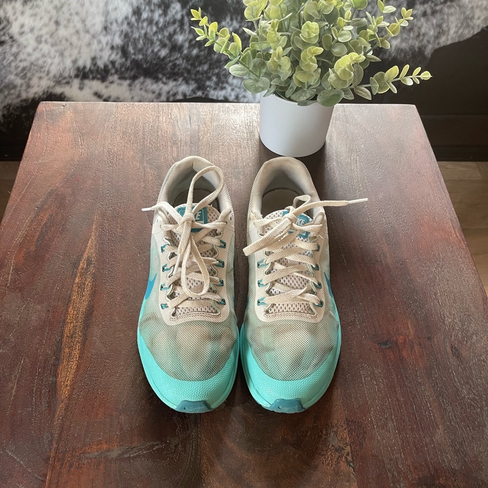 Nike’s - Picture 5 of 5